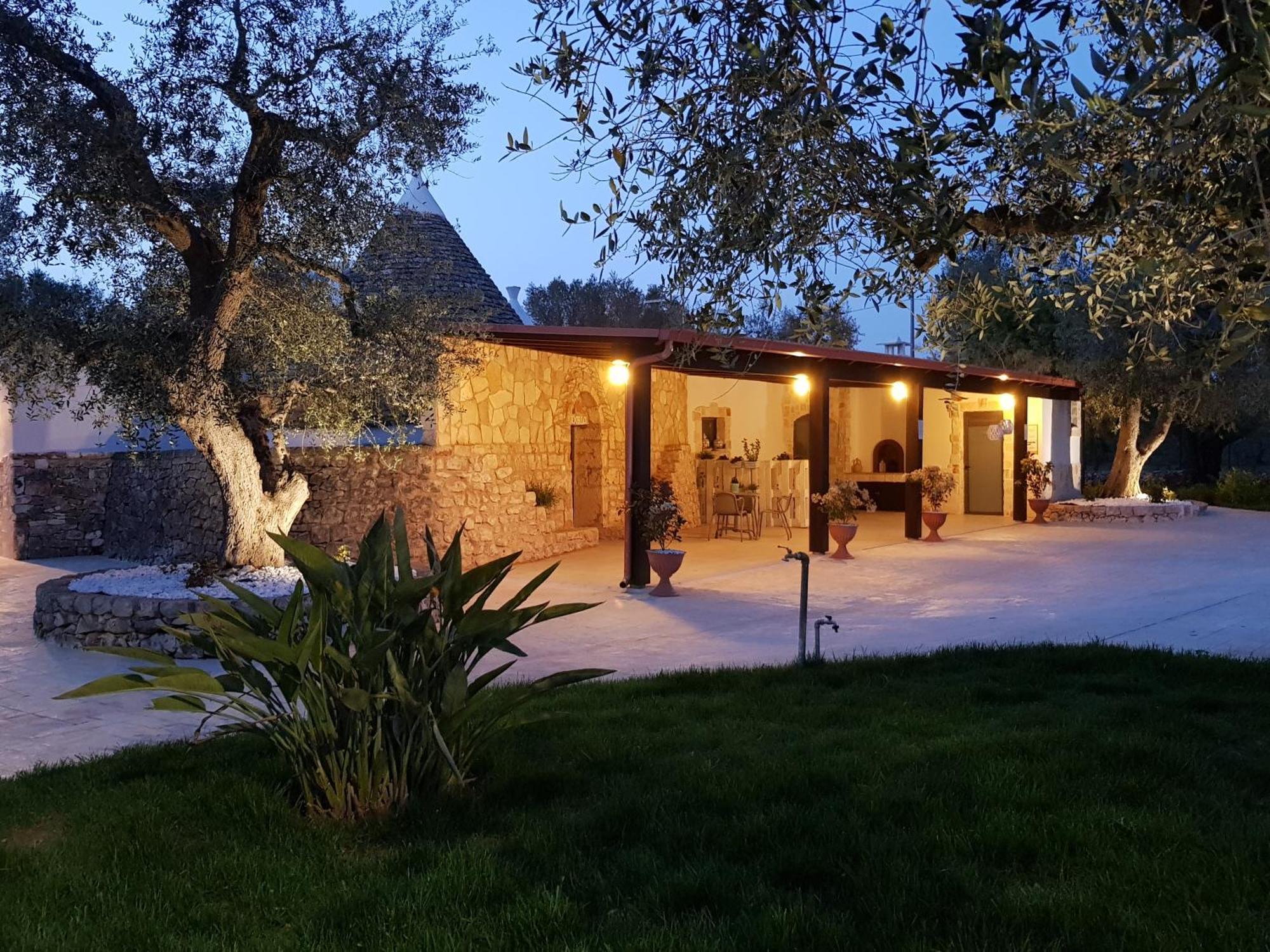 Trullo Degli Augelli Guest House San Michele Salentino Eksteriør bilde